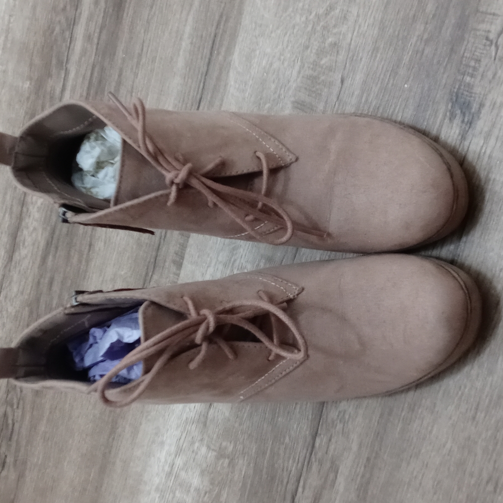 Women's wedge booties size 8